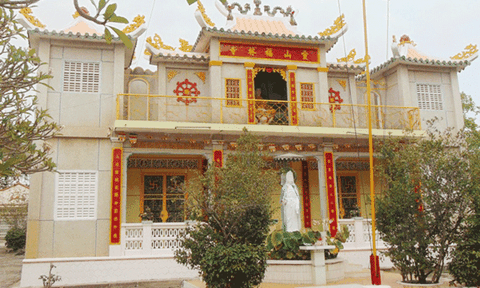 Chùa xưa trong phố Tây Ninh 