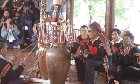 Độc đáo nghi lễ kết nghĩa của người Êđê