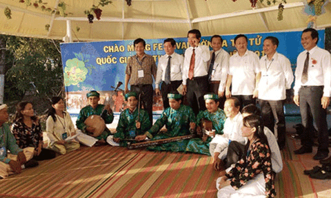 Làn gió mới đờn ca ở Ninh Thuận