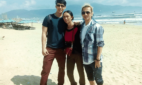 Cảm động cuộc hội ngộ mẹ con sau 22 năm mất tích trở về từ hai phương trời