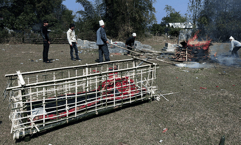 Người Thái "tắm lửa" để linh hồn siêu thoát về Mường Trời