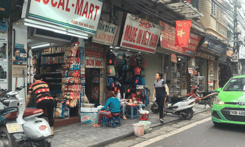 Quy tắc ứng xử nơi công cộng: Khen cái đẹp, dẹp cái xấu