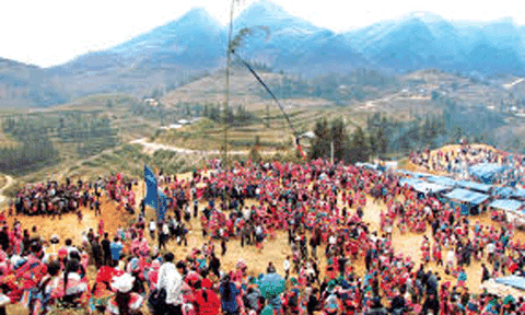 Người Mông ở xứ Thanh và Lễ hội Gầu Tào