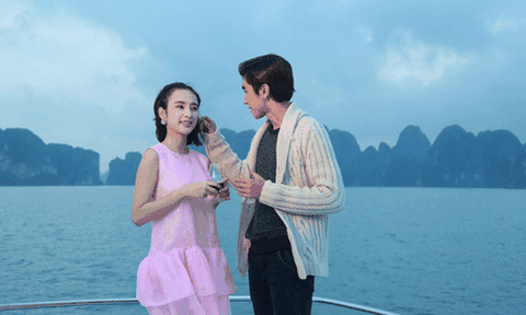 Diễn viên không dễ làm “vua trường quay” 