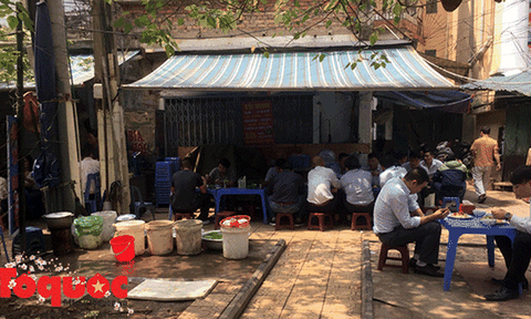 “Rùng mình” trước sự thật về đồ ăn vỉa hè 