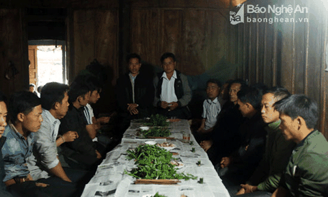 Cái 'lý' uống rượu 'hai chân' của người Mông