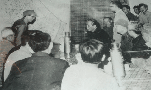 Đền thiêng trên hồ Kẻ Gỗ