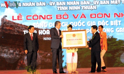 Ninh Thuận đón bằng xếp hạng 2 di tích quốc gia đặc biệt