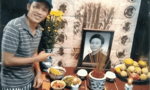 Chấp nhận đưa ảnh lên bàn thờ...vì nghệ thuật 