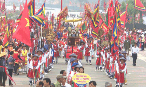 Rước kiệu các xã vùng ven về Đền Hùng