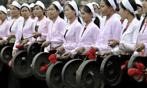  Vòng đời người Mường gắn với tiếng chiêng