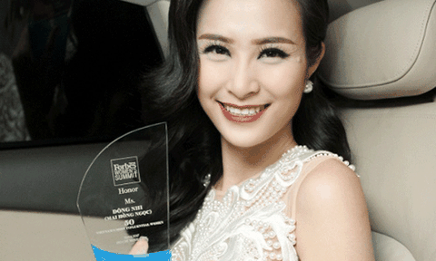 Đông Nhi lọt Top 50 phụ nữ ảnh hưởng nhất Việt Nam