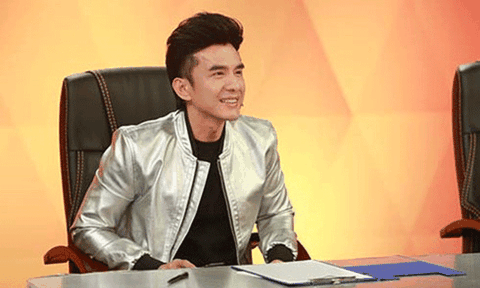 Đan Trường tiết lộ “chiêu” vừa cho con uống sữa vừa lướt mạng