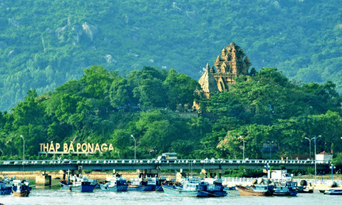 Cái áo không làm nên du khách