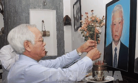 Trần Bạch Đằng - Một cây bút tài hoa, trí tuệ