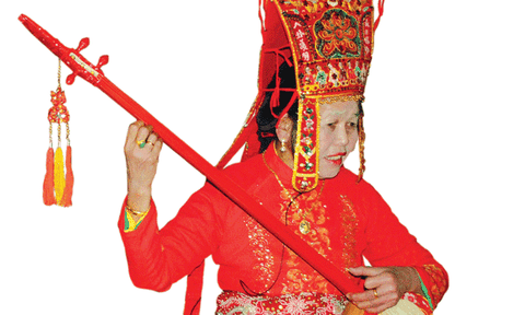 Người lưu giữ nét đẹp then cổ trong đời sống hiện đại