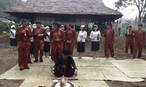 Tái hiện lễ bốc Mó của đồng bào Thổ