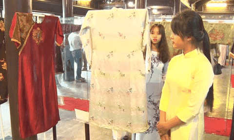 Triển lãm 130 hình ảnh, tư liệu, hiện vật liên quan đến áo dài