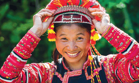 Độc đáo trang phục truyền thống của người La Hủ