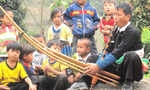 Âm vang tiếng khèn Mông