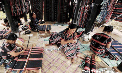 Tiếng thì thầm của làng nghề