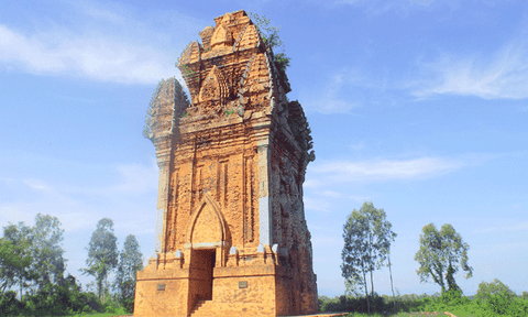 Ngôi tháp cổ đẹp như tên gọi "Cánh Tiên"