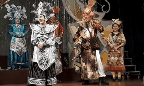 Hoàng tử - công chúa và 9 vị thần chào hè 2017