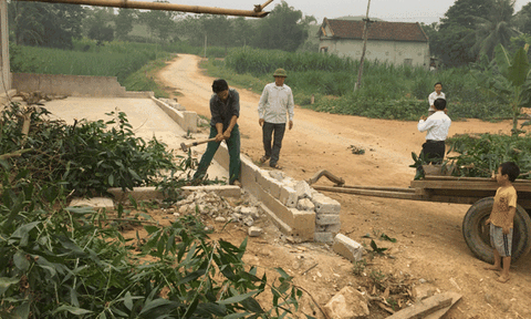 Quyết liệt giải tỏa hành lang an toàn giao thông tại xã Bình Sơn