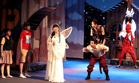 Vở kịch Con chim xanh lần đầu công diễn tại Việt Nam