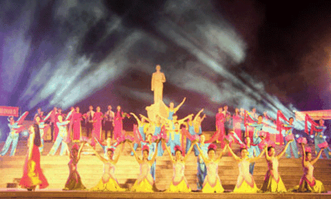 Kỷ niệm Ngày sinh Chủ tịch Hồ Chí Minh: "Dâng Người câu hát dân ca" 