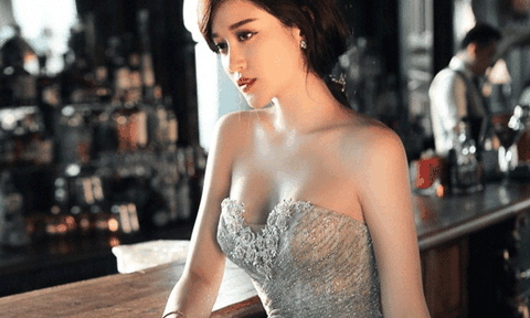 Huyền My suy sụp tinh thần, hủy nhiều show diễn