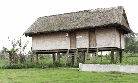 Tín ngưỡng liên quan đến tập quán dựng nhà của người Chứt 