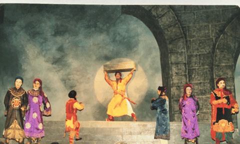 Trình diễn vở tuồng kinh điển “Hồ Quý Ly“