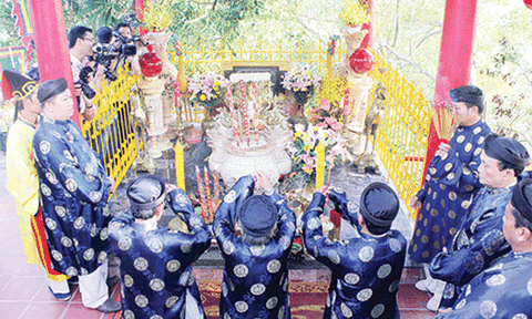 Phục hiện rước tượng Bà Chúa Xứ Núi Sam