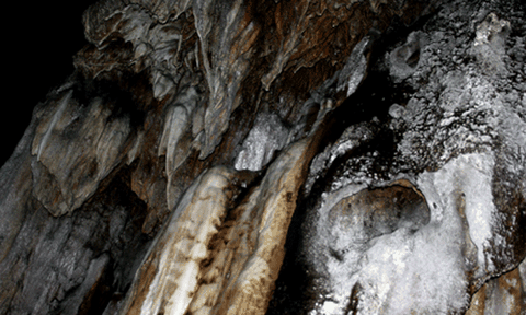 Huyền bí hang Dơi – núi Nả 