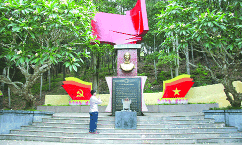 Rừng Thông in dấu chân Người