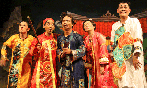 Bức xúc vở sân khấu chỉ được phép diễn 1 năm ?! 