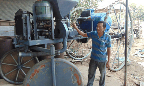 'Kỹ sư chân đất' chế tạo máy nông nghiệp đa năng độc đáo