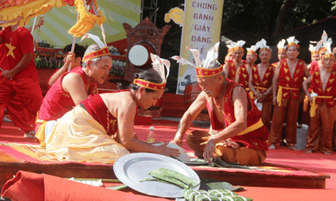 Tưng bừng lễ hội Bánh Chưng - Bánh Giầy