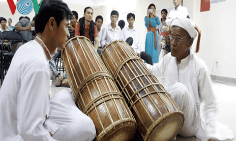 Ca múa nhạc dân gian Chăm đang mai một