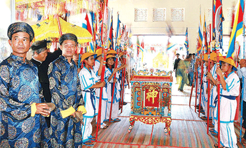 “Lỗ bộ” trong đình, đền thờ đảo Phú Quý