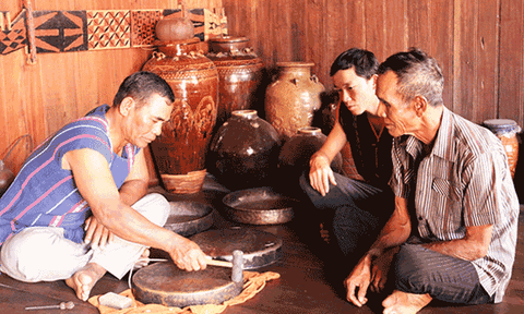 Nghệ nhân giữ hồn chiêng