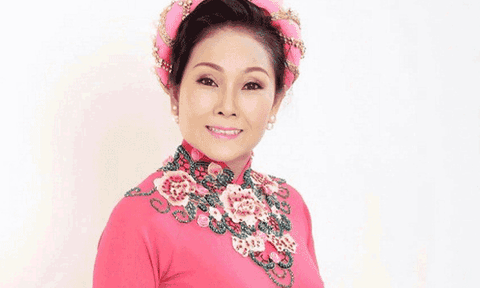 Hồng Nhung: 14 tuổi vái Tổ nghề cho nghệ sĩ tiền bối khan tiếng để được lên hát