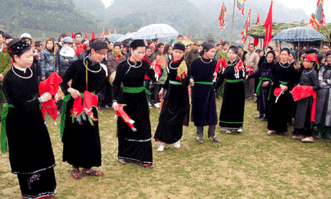 Quyến rũ điệu múa Dậm thuông của người Tày