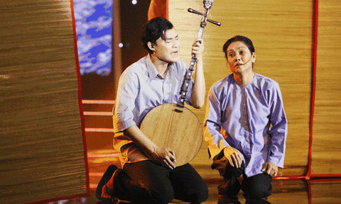 Em gái NSƯT Vũ Linh: "Từng được khán giả cho gạo để ăn" 