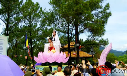 TT.Huế: Trang nghiêm lễ hội Quán Thế Âm