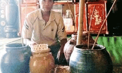 Lễ cúng Tổ nghề thuốc nam của người Vân Kiều