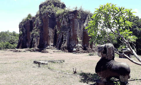 Dấu xưa tháp cổ Chiên Đàn