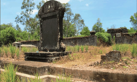 Quan tâm để lăng Chiêu Nghi thoát nguy cơ bị “bao vây”