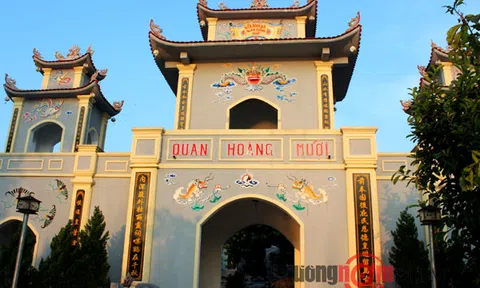 Uy nghiêm Đền Dinh đô Quan Hoàng Mười